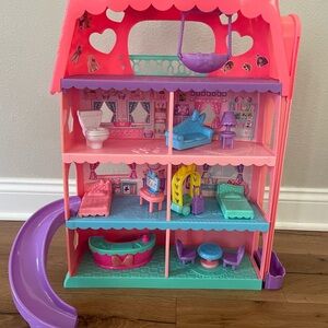 Minnie Mouse mansion